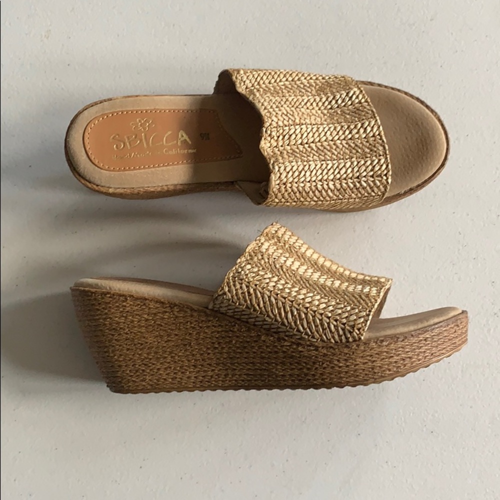 Adorable wicker wedge stretchy shoes